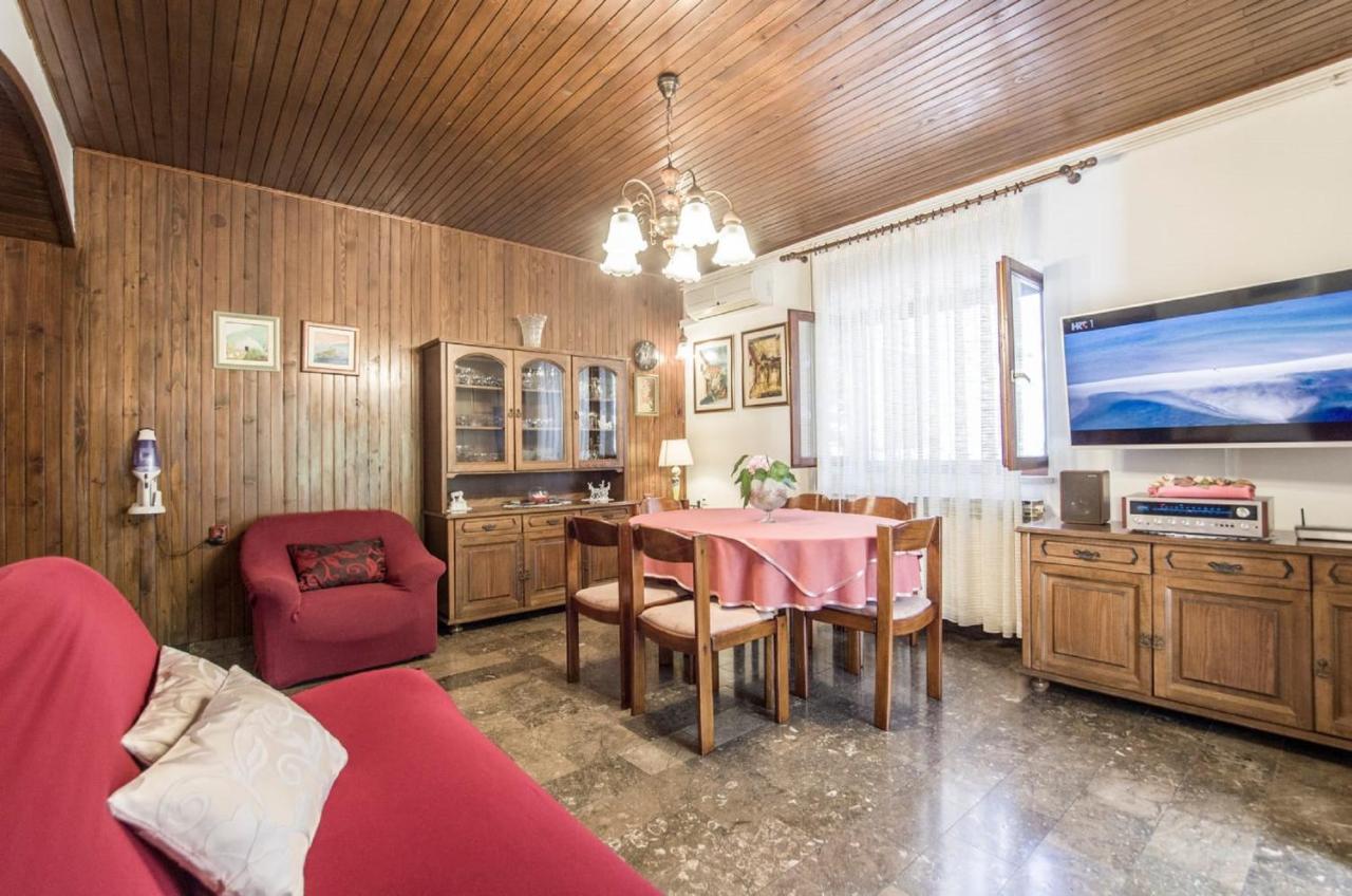 Holiday Home Villa Spilla Selca  Eksteriør bilde
