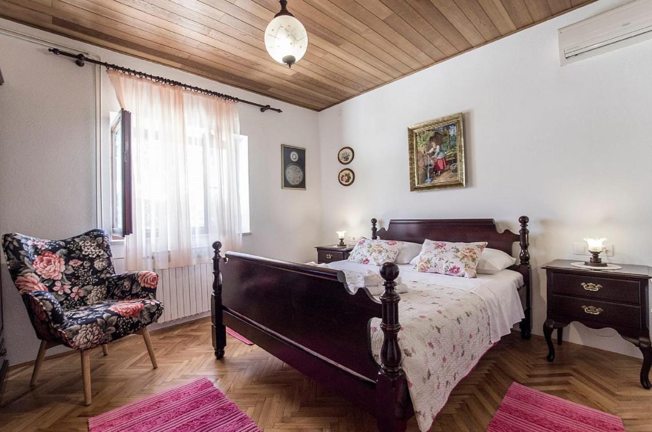 Holiday Home Villa Spilla Selca  Eksteriør bilde