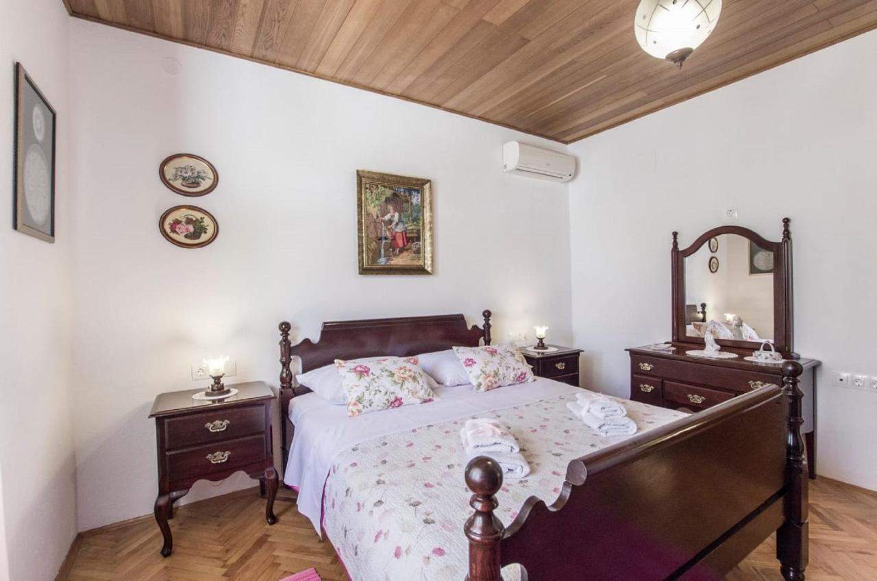 Holiday Home Villa Spilla Selca  Eksteriør bilde